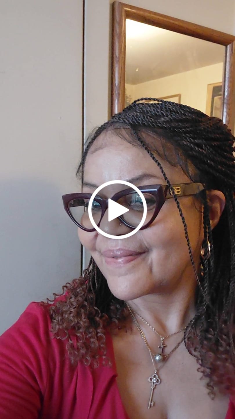 Customer video review of Tina - Senegalese Mini Twist Braided Wig 14" Full Hand-tied Swiss HD Lace With Curly Ends - Human Baby Hair