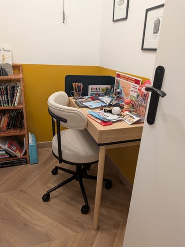 Customer photo review of LARS - Chaise de bureau réglable en velours beige
