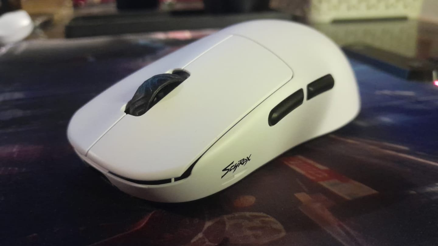 Customer photo review of Scyrox V8 8K Wireless Mouse