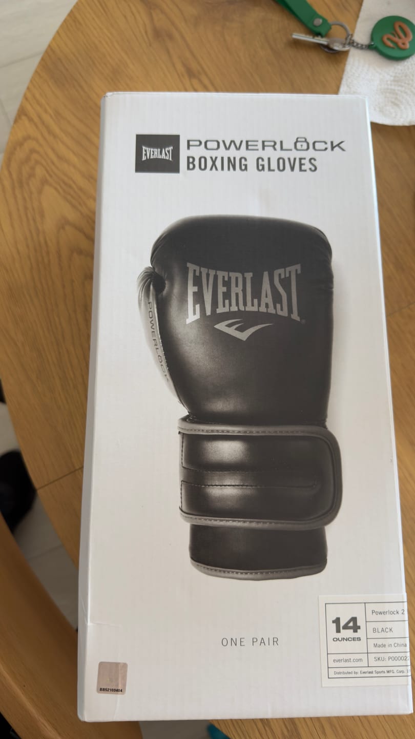 Customer photo review of Guantes de Boxeo Everlast Powerlock + Venda de Boxeo Elite