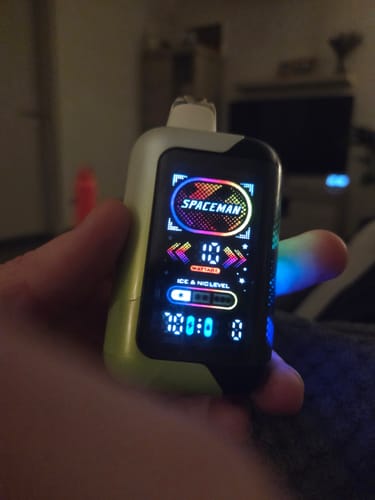 Customer photo review of SMOK Spaceman - SP40000 - 40000 Bouffées - 2% de nicotine - Puff Jetable / Vape Disposable