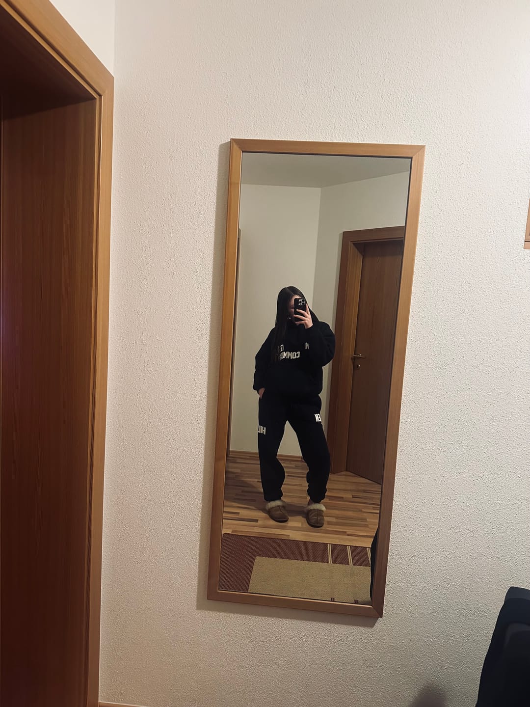 Customer photo review of GATED COMMUNITY CUFFED SWEATPANTS NAVY