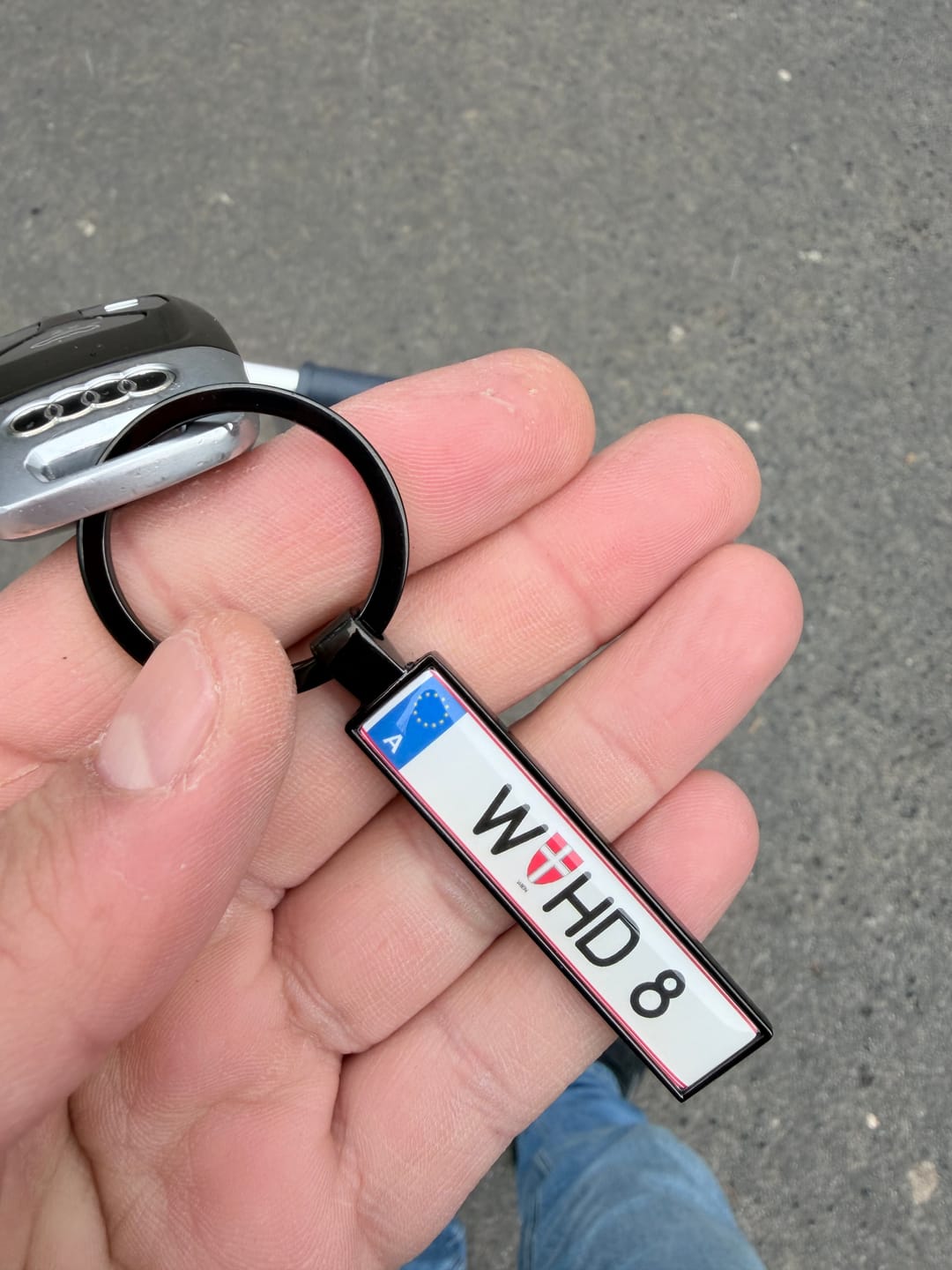 Customer photo review of Österreich Kennzeichen Schlüsselanhänger Mini Nummernschild Metall