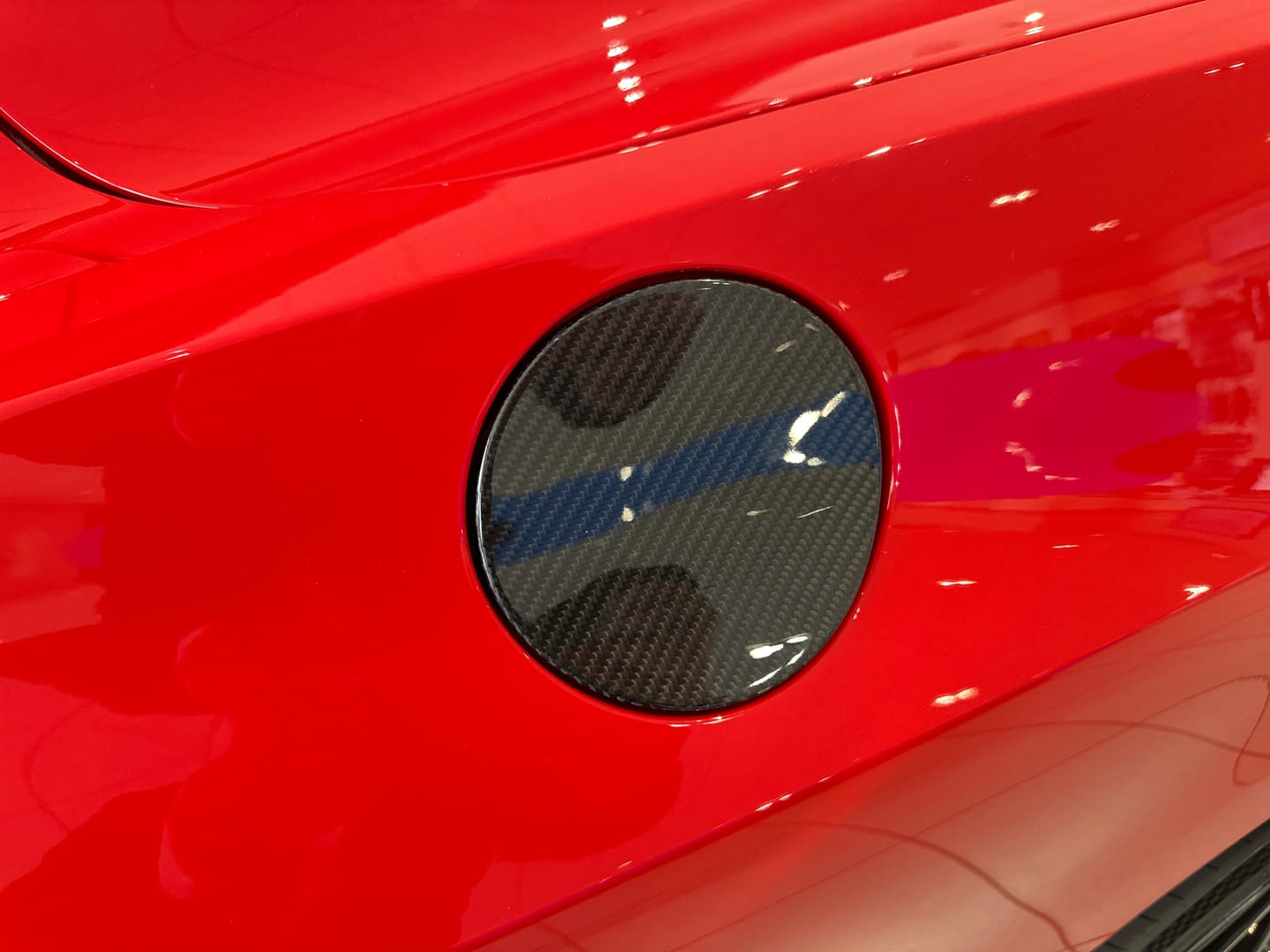 Customer photo review of 2020-Up Corvette C8 | DRY CARBON FIBER Side Fender Fuel Tank Gas Lid Cover