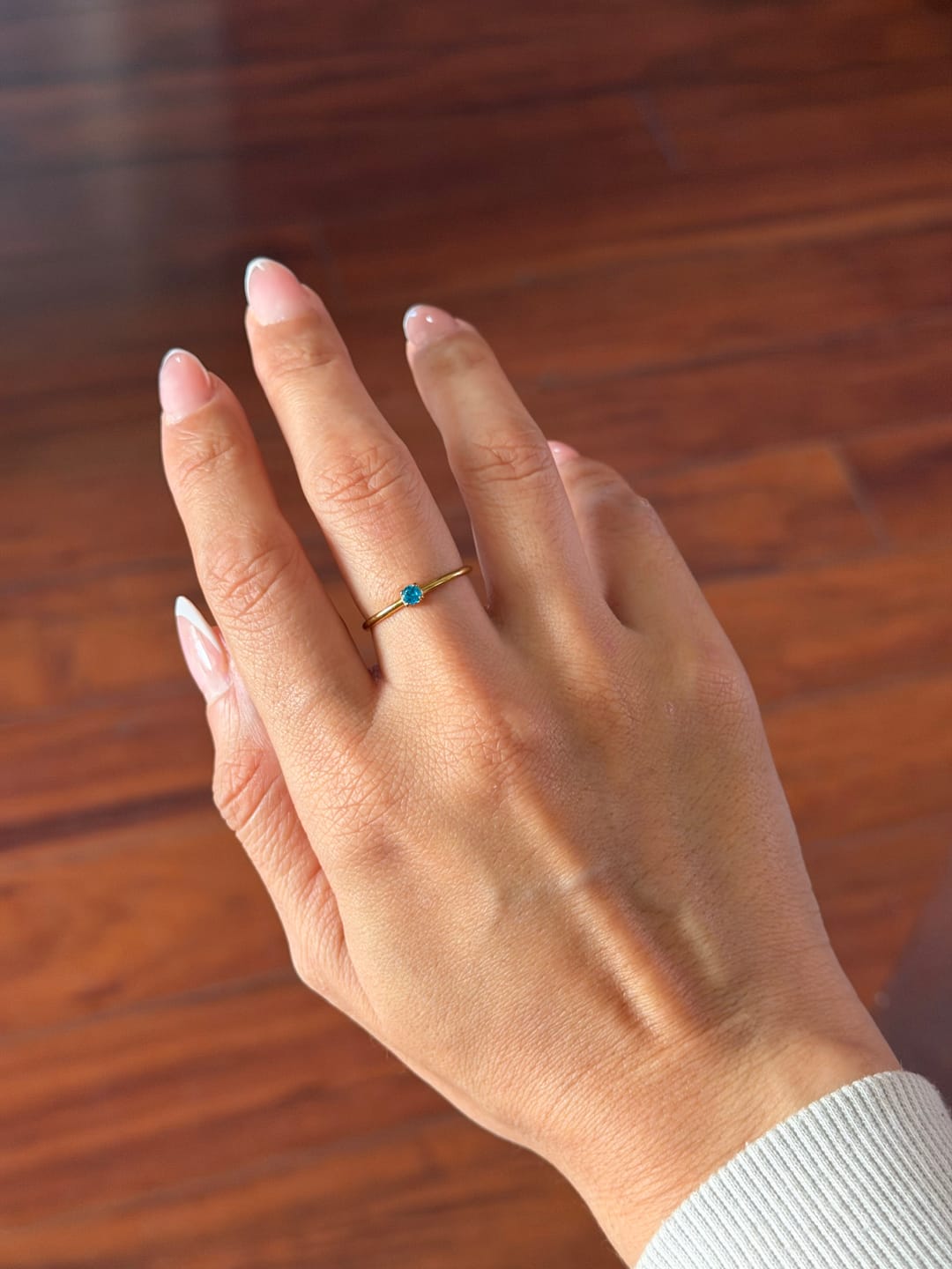 Customer photo review of Anillo Zirconia Birthstone