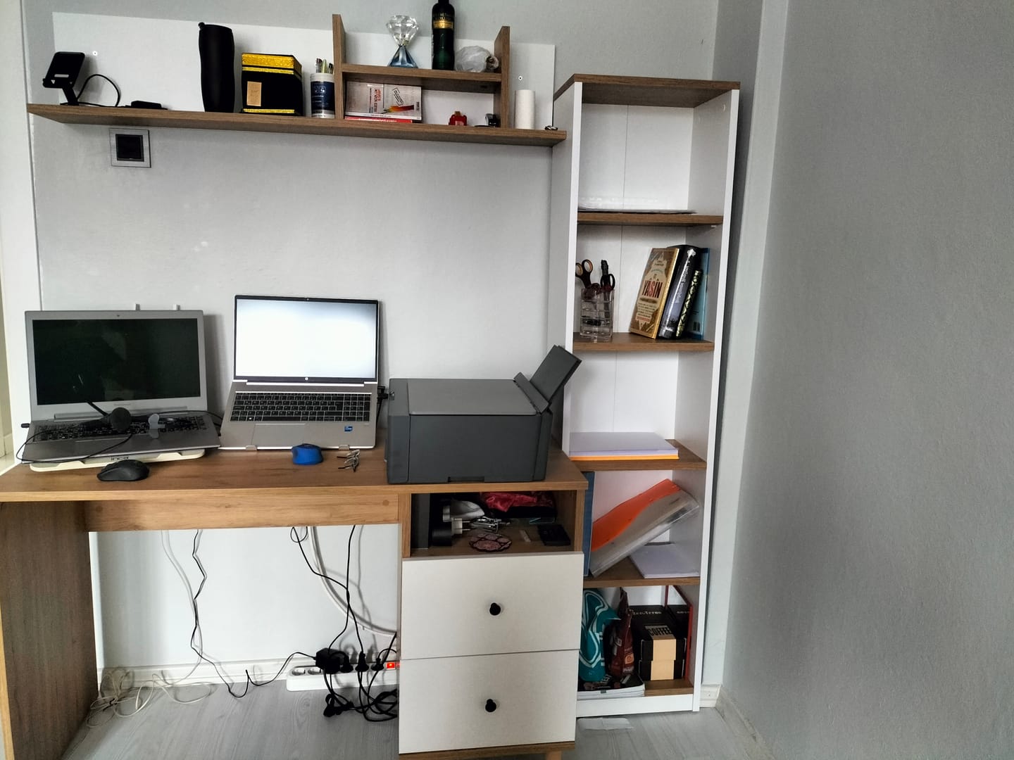 Customer photo review of Rani HA115 Çekmeceli Kitaplıklı Çalışma Ofis Bilgisayar Masası Sepet Ceviz - Beyaz