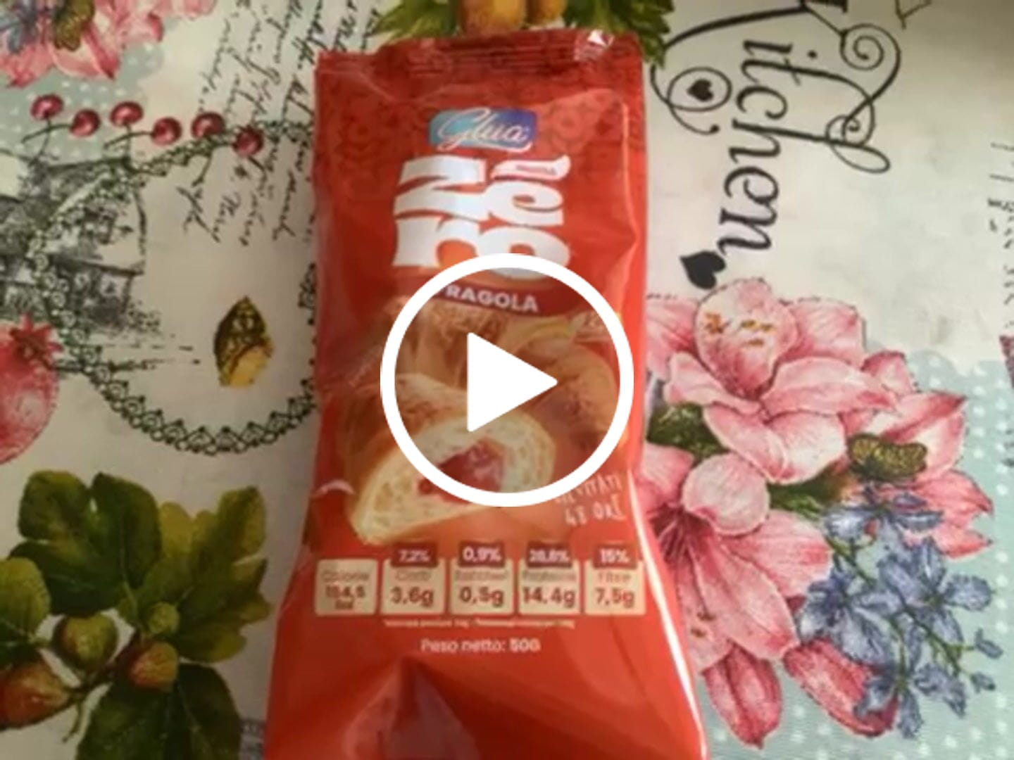 Customer video review of 15 Cornetti proteici ripieni di purea alla fragola