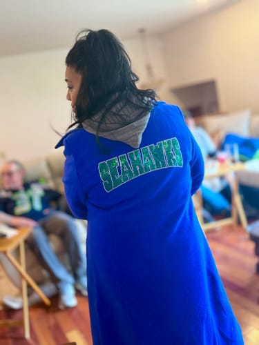 Customer photo review of SEAHAWKS Curve SPANGLE Transfer