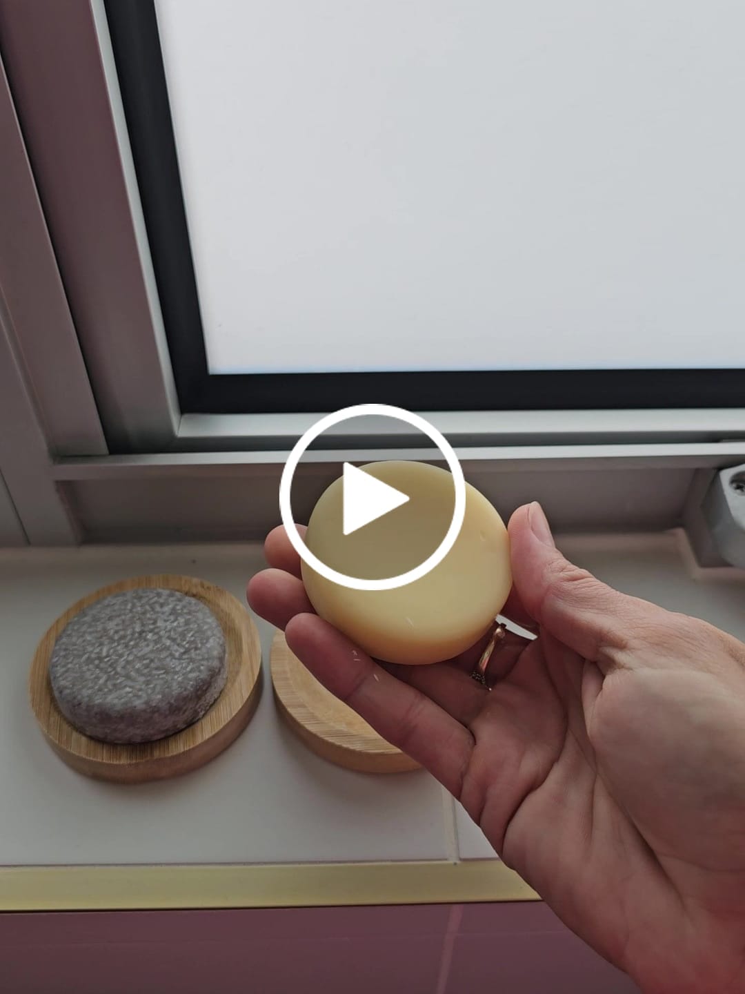 Customer video review of Argan Oil Anti Frizz Shampoo Bar