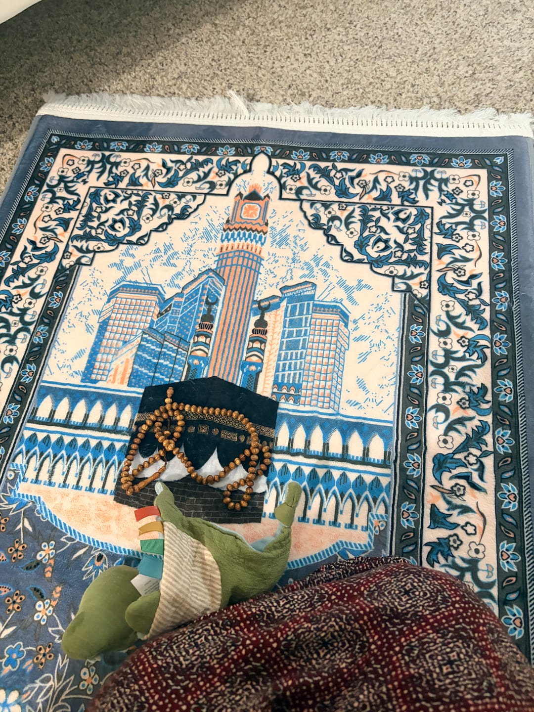 Customer photo review of Grey Horizon Padded Prayer Mat