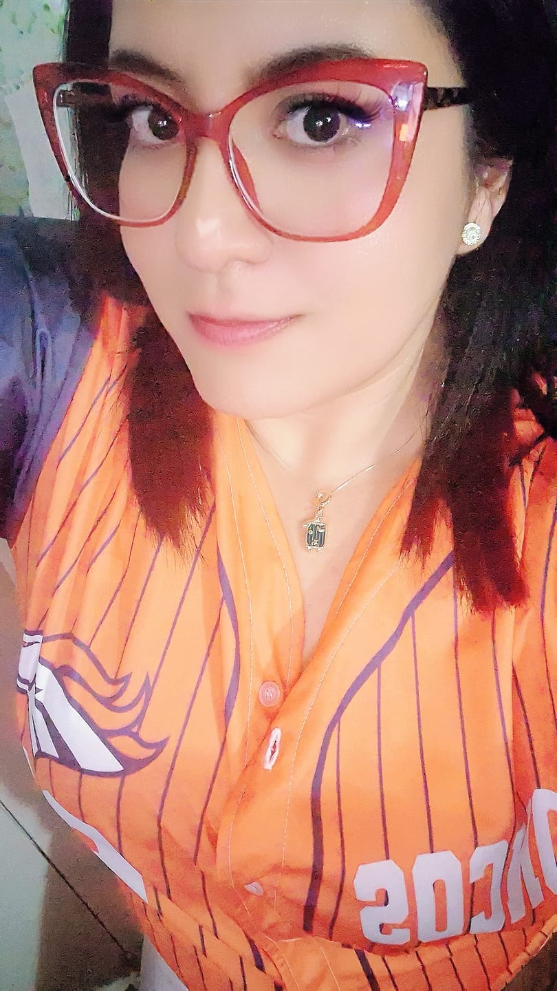 Customer photo review of Beisbolera Denver Broncos