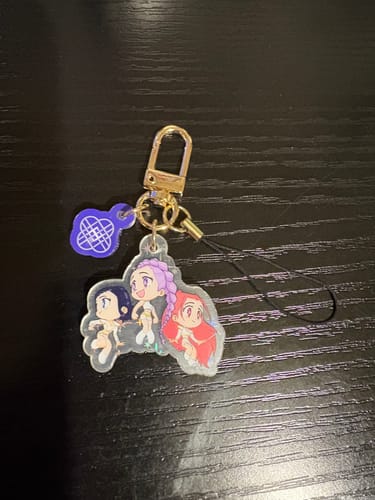 Customer photo review of KPOP DEMON HUNTERS - Official Light Stick Keyring Charm