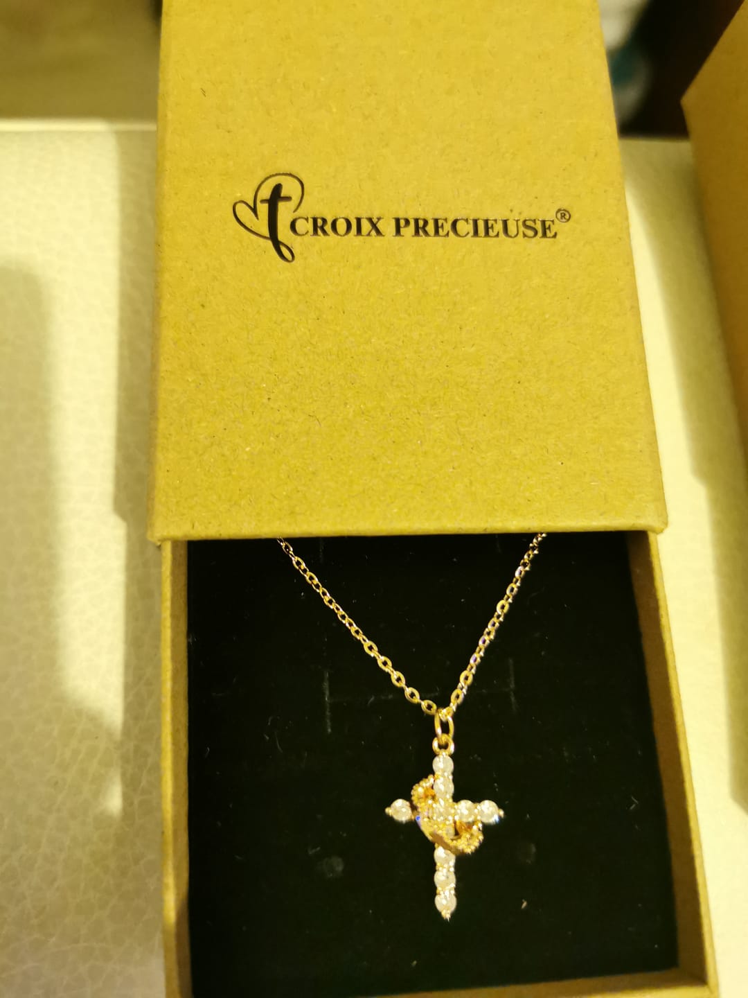 Customer photo review of Collier Croix Couronnée
