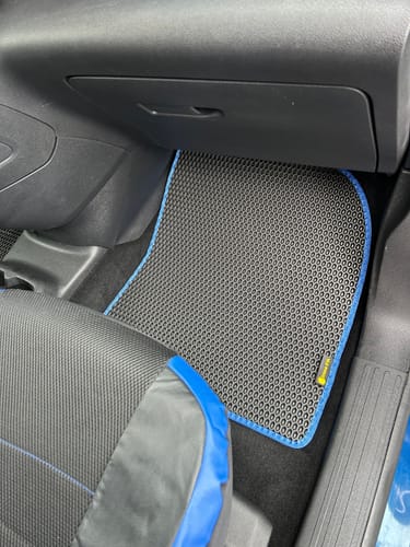 Customer photo review of Auto Fußmatten nach Maß - Komplettset
