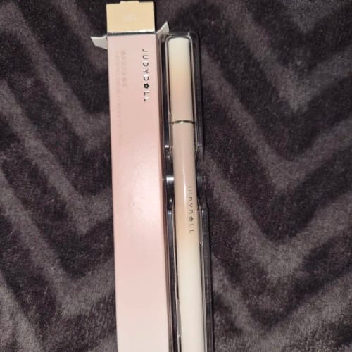 Customer photo review of Judydoll Double Under Eyeliner