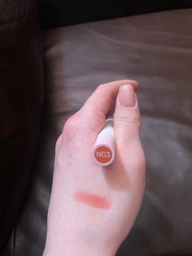 Customer photo review of JUDYDOLL Matte Stay Lip Cream