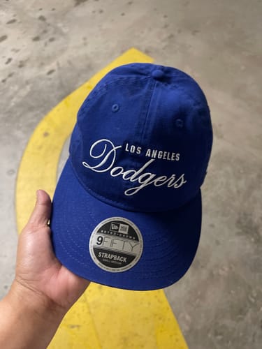 Customer photo review of 9FIFTY Retro Crown Los Angeles Dodgers New Era x thisisneverthat Dark Royal Snapback
