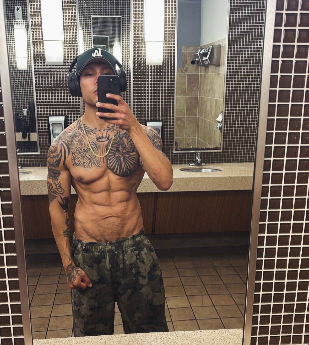 Customer photo review of 2129 - Core Baggy Sweats