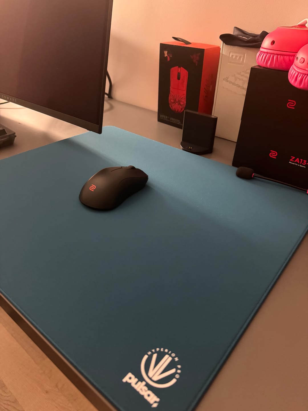 Customer photo review of Pulsar eS Hyperion Pro Poron Mousepad