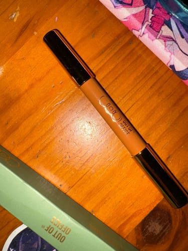 Customer photo review of Out of Office Contour & Highlight Duo Pencil (+sharpener）