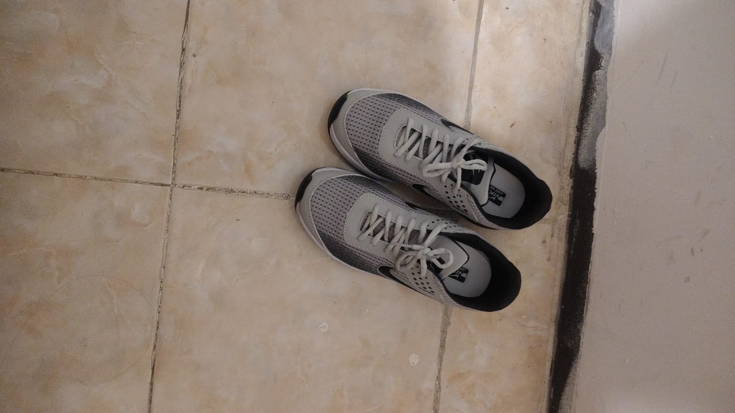 Customer photo review of Tenis 013 Plata Negro