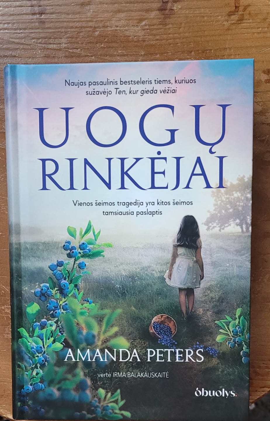 Customer photo review of Uogų rinkėjai: vienos šeimos tragedija yra kitos šeimos tamsiausia paslaptis – Pasaulinis bestseleris daugiau nei 25 šalyse