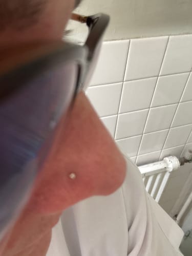 Customer photo review of Les piercings diamant