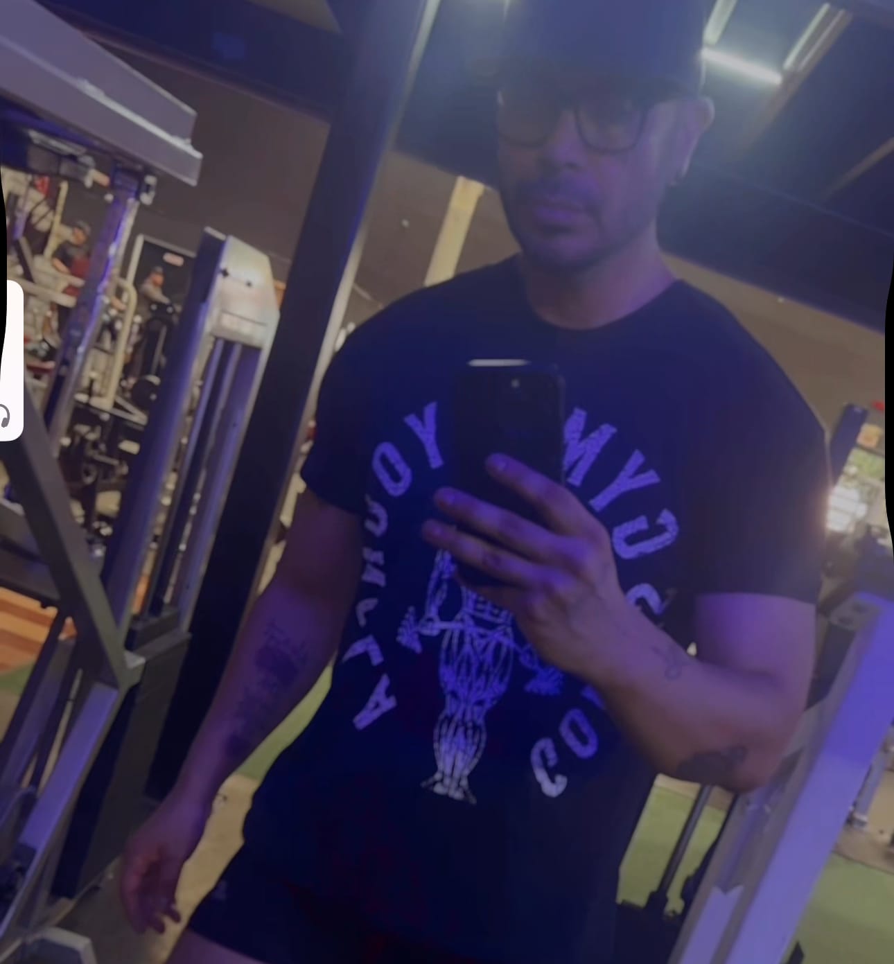 Customer photo review of 5167 - Gold's Iron Legacy Crest Hoodies