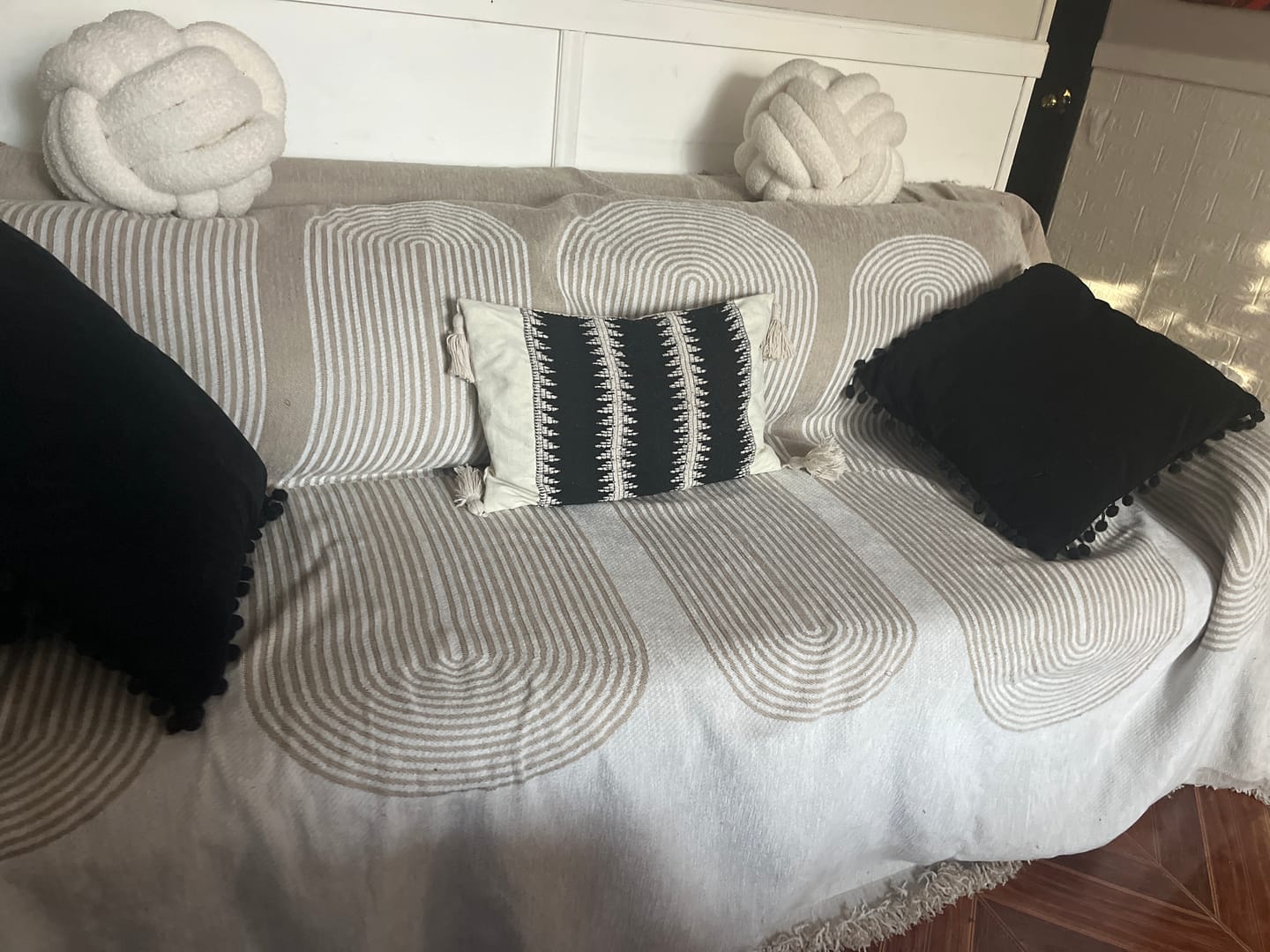 Customer photo review of Manta Acogedora para Sofá – Diseño Moderno y Natural Wakeshome