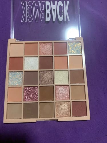 Customer photo review of GOGOTALES 25 Colors Eyeshadow Palette