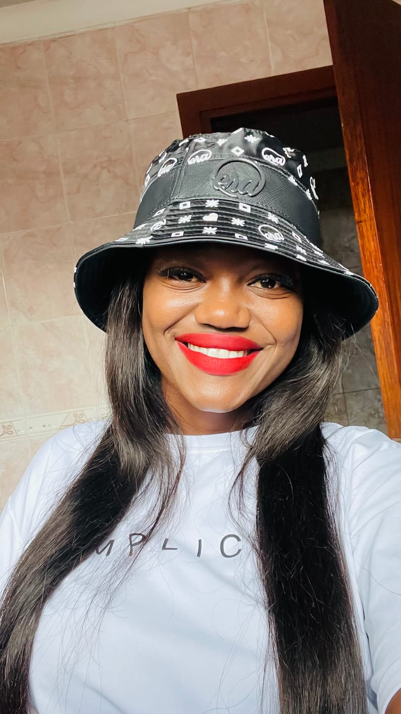 Customer photo review of Billy Bucket Hat