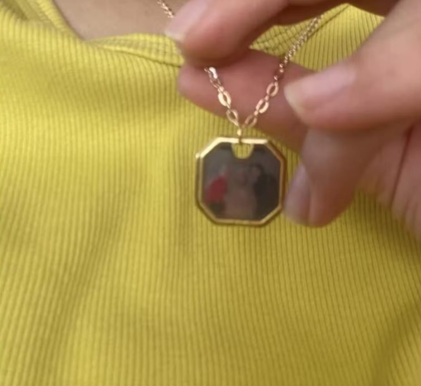 Customer photo review of Colar com Foto Secreta Personalizado