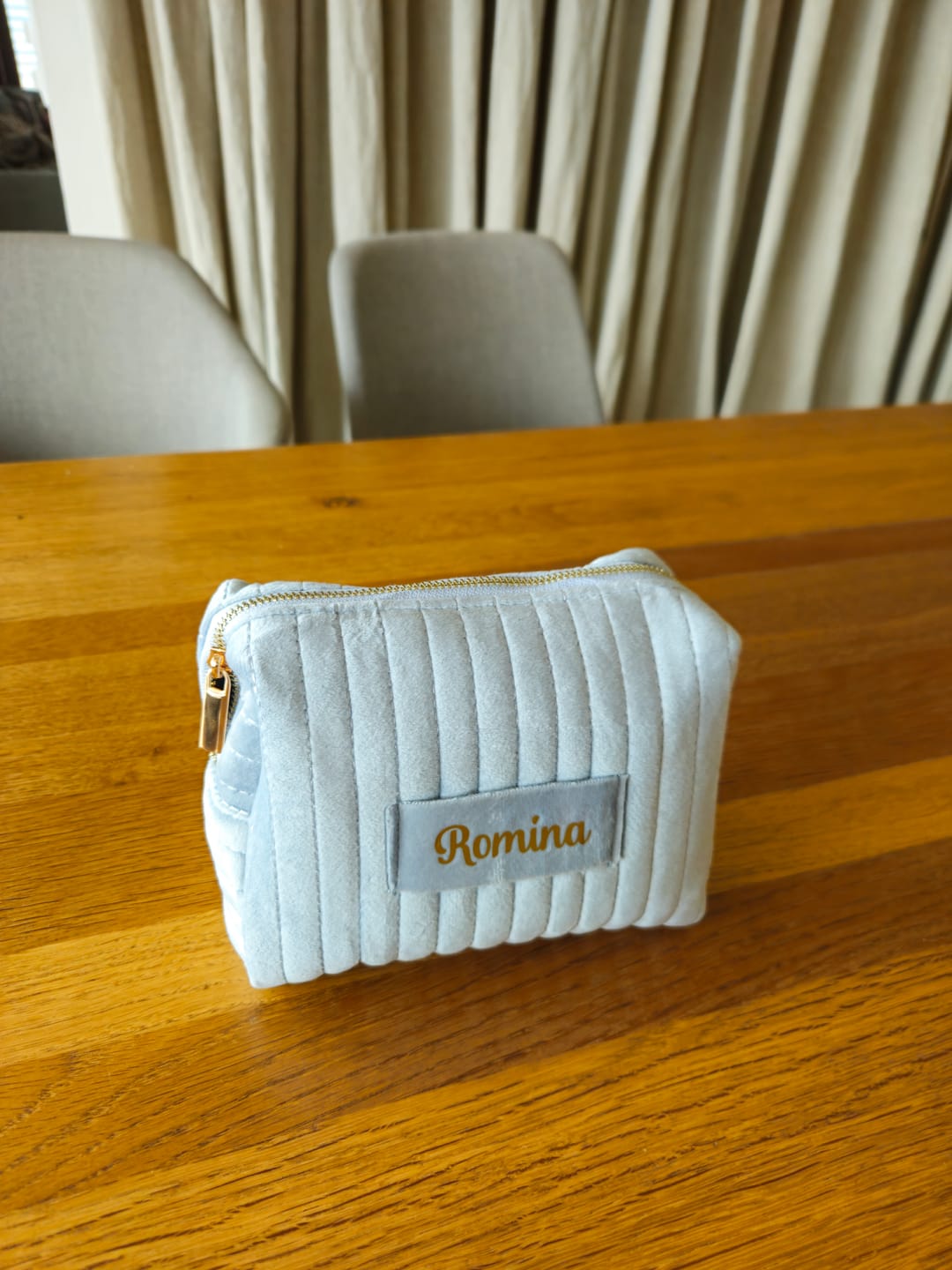 Customer photo review of Beauty Kram - Personalisierte Kosmetiktasche für  Make Up und Reiseutensilien aus Premium Samt