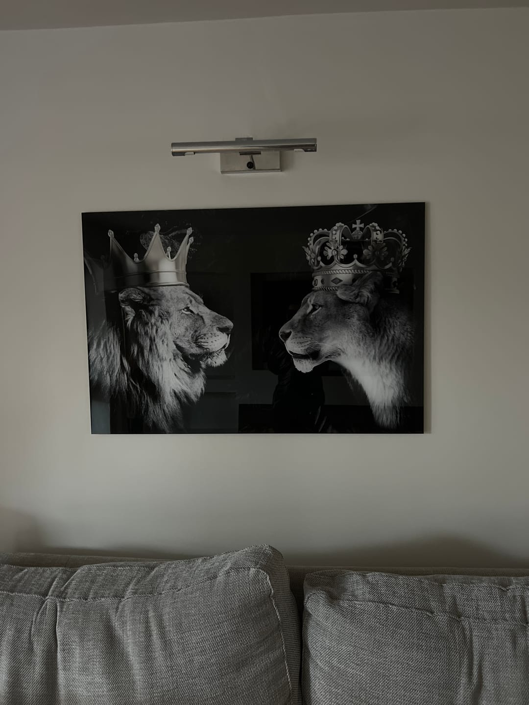 Customer photo review of Lion Stand Off 2