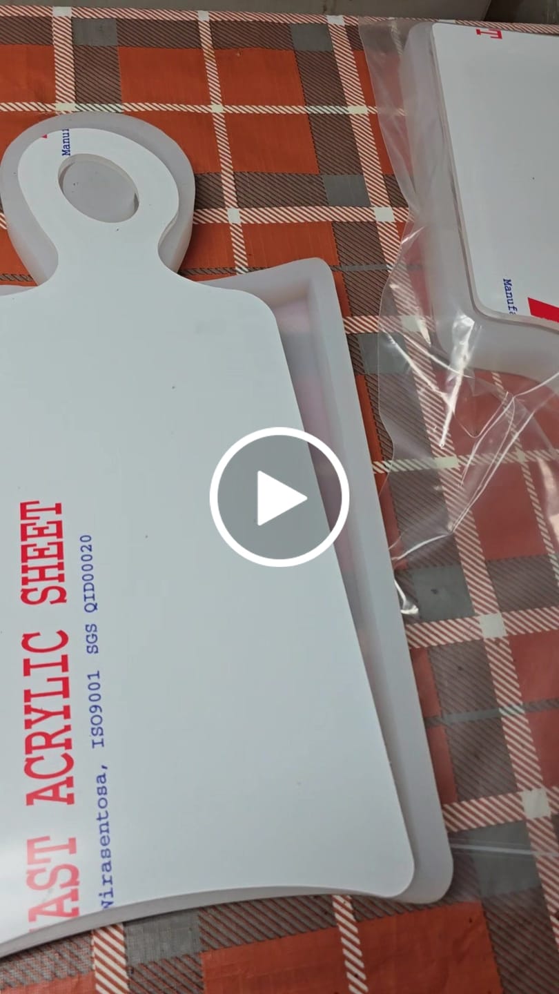 Customer video review of 18x9.5x1" Flared Oval Handle Charcuterie Board Silicone Mold - Small Serving Board Mold