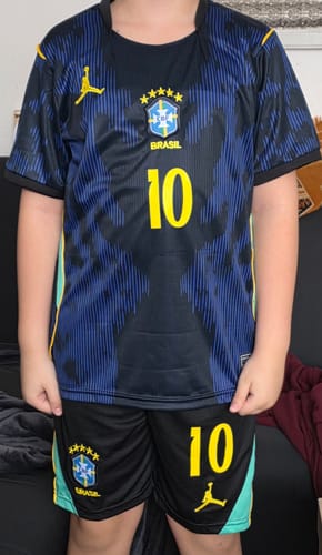 Customer photo review of Brazil 2026 Away Kids Kit