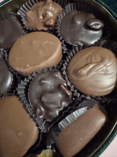 Customer photo review of Chocolate Essentials Heart Gift Box