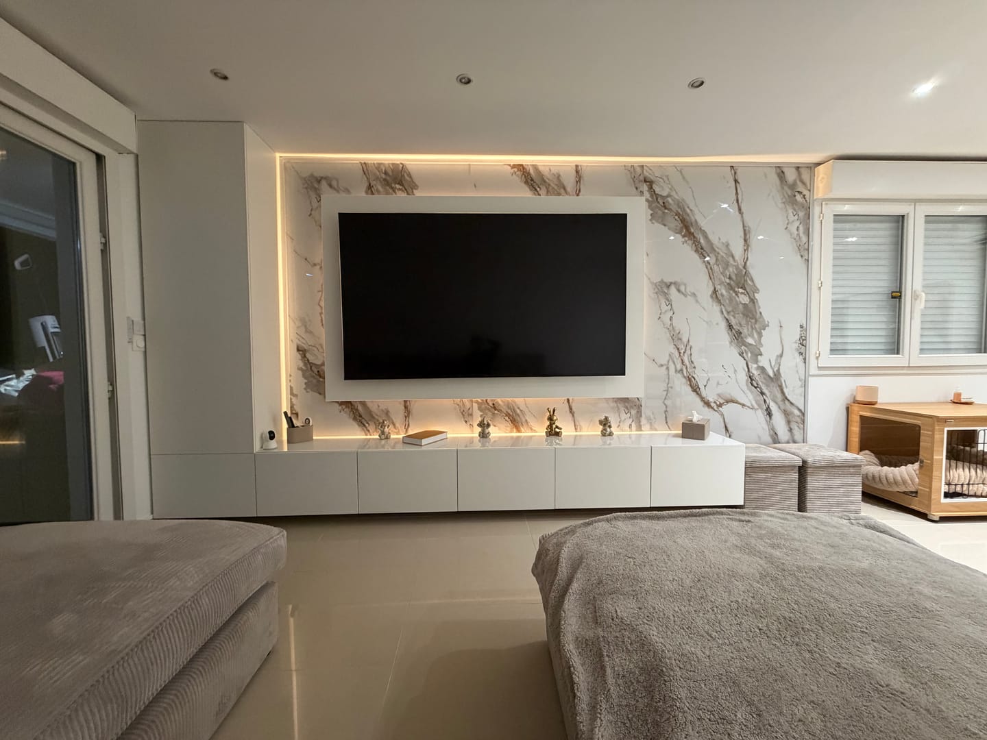 Customer photo review of Panneau Mural PVC Effet Marbre Blanc Marron - 260 x 120 CM