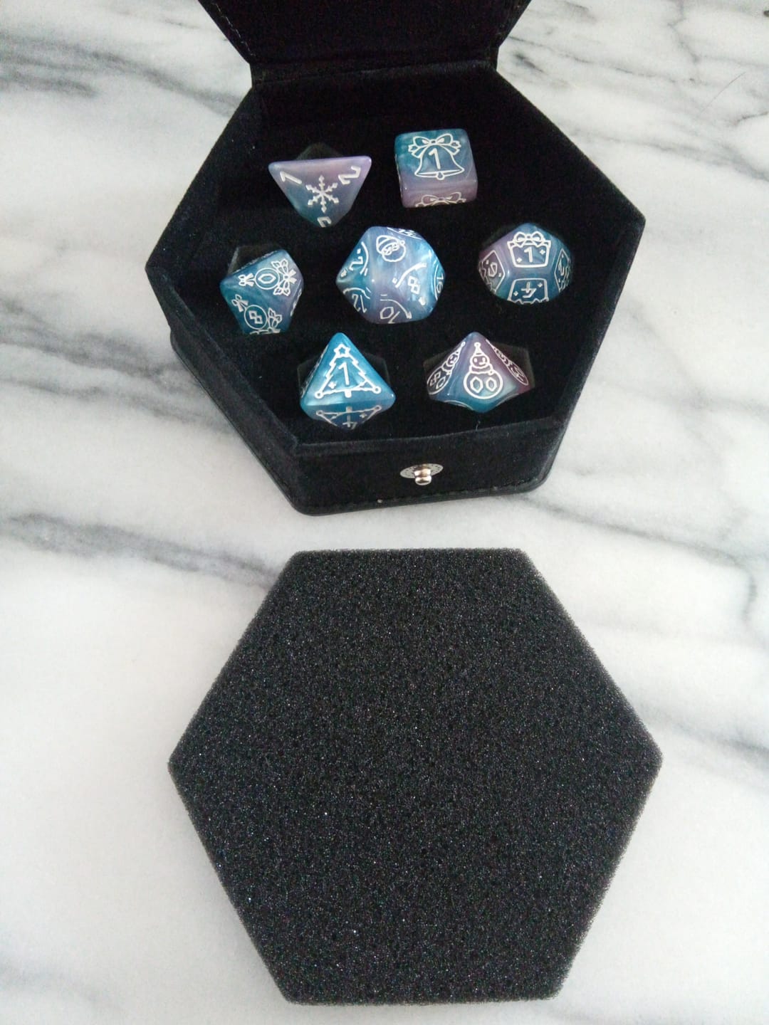 Customer photo review of Hexagon-Etui