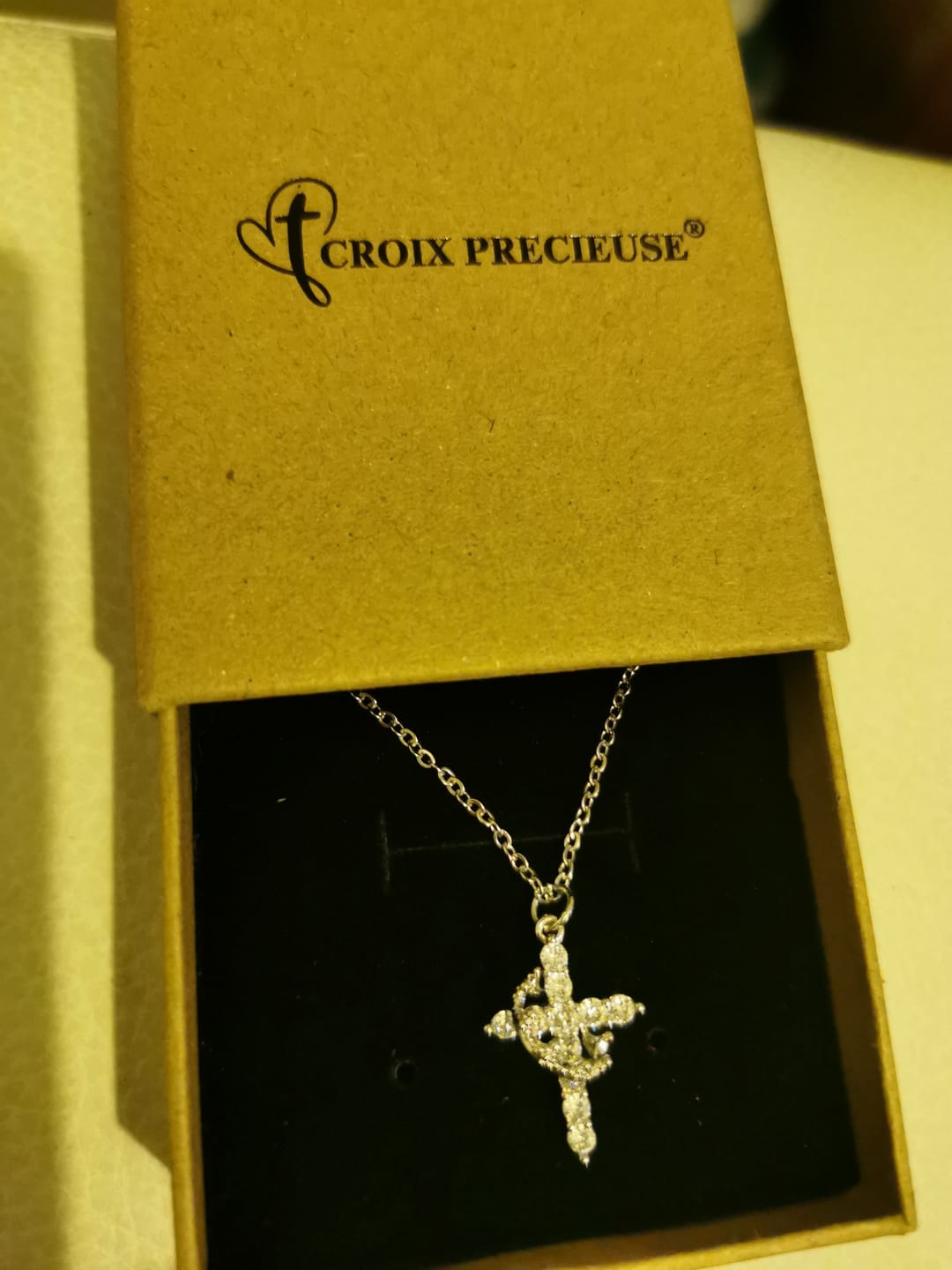 Customer photo review of Collier Croix Couronnée
