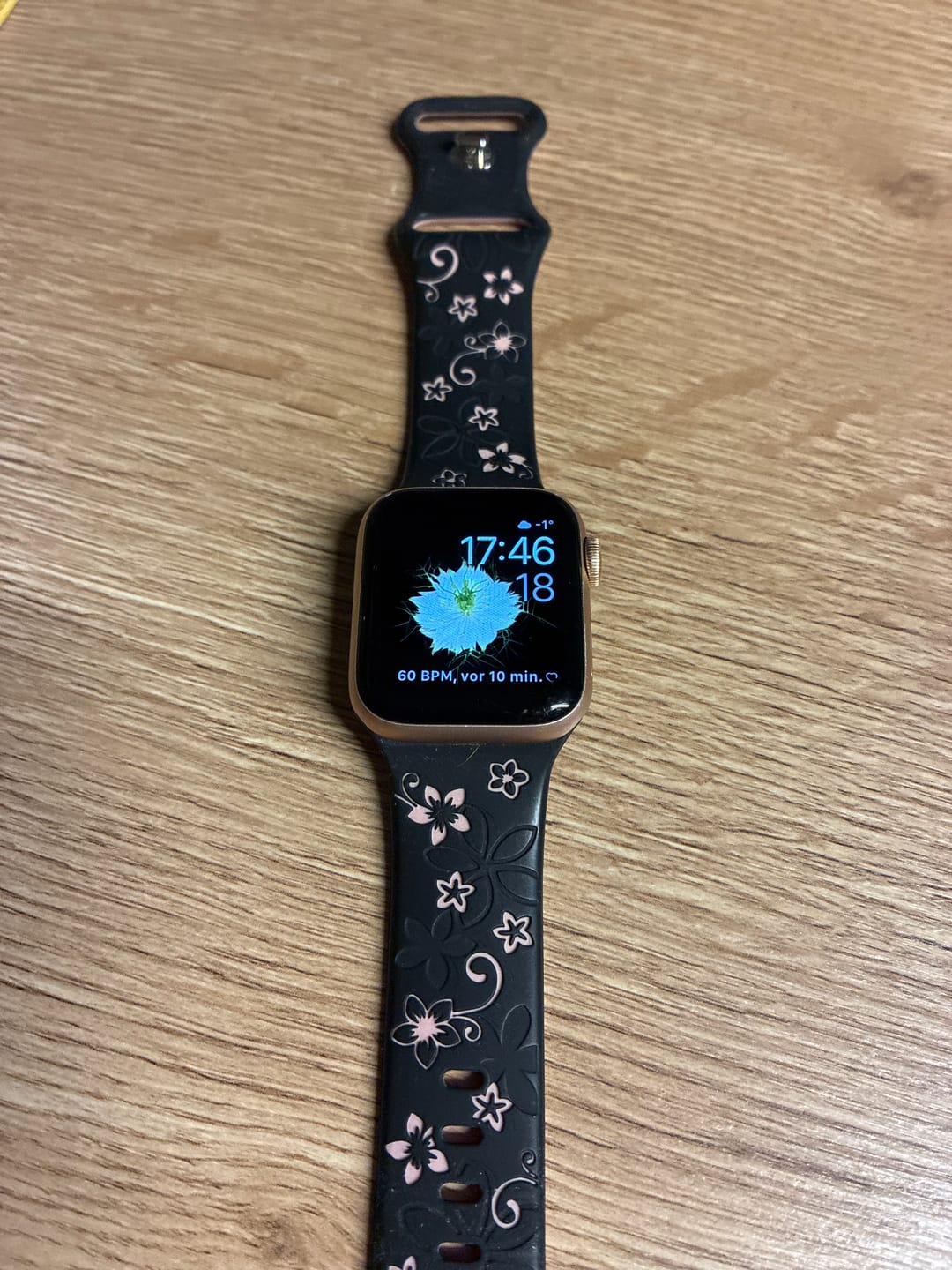 Customer photo review of Apple Watch Silikonband 'Dianne'