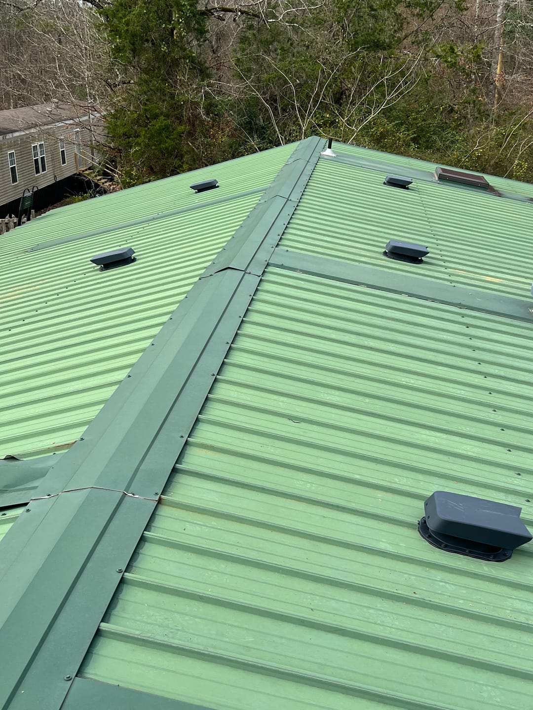 Customer photo review of Attic vent Ivent FLOW – Metal ¾ Rib Profile Installation