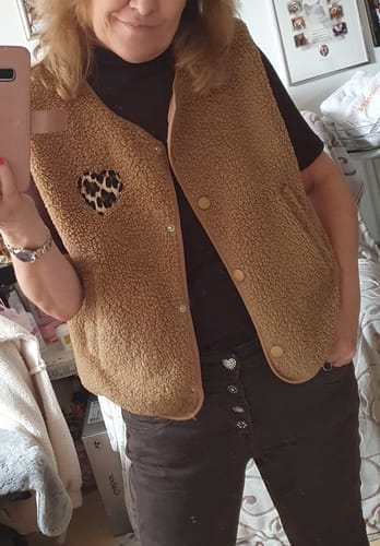 Customer photo review of Teddyweste LEO HEART - versch Farben