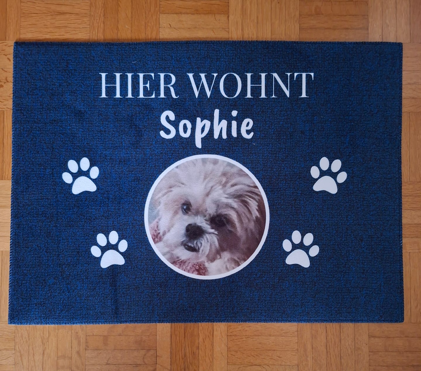 Customer photo review of Hier wohnt - Individuelle Haustier Fußmatte