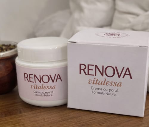Reseña con foto de un cliente sobre RENOVA - Crema Nutritiva 100% Natural