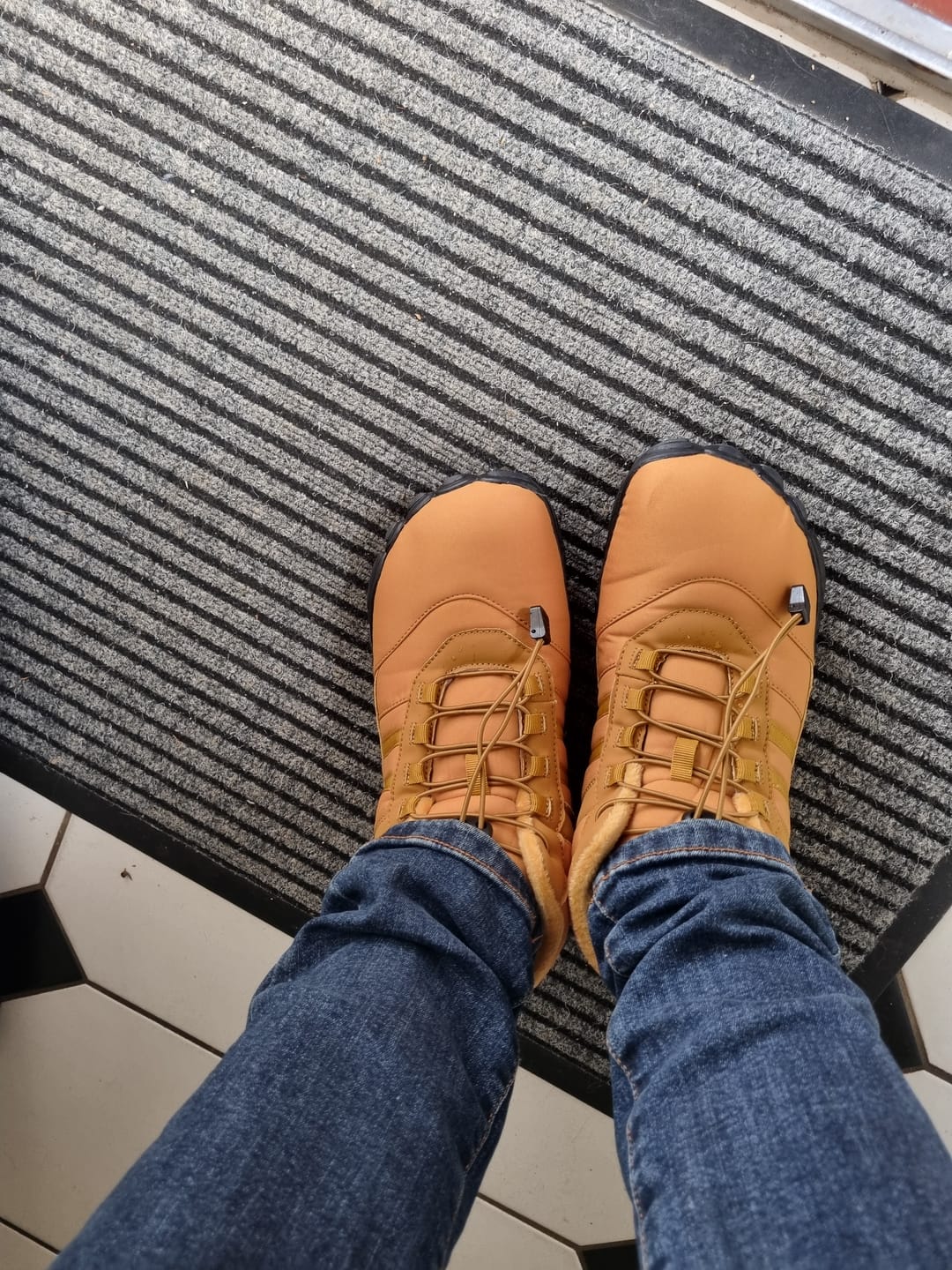 Customer photo review of Hypersole ArcticStep - Wasserdichte Grip Barfußschuhe für den Winter