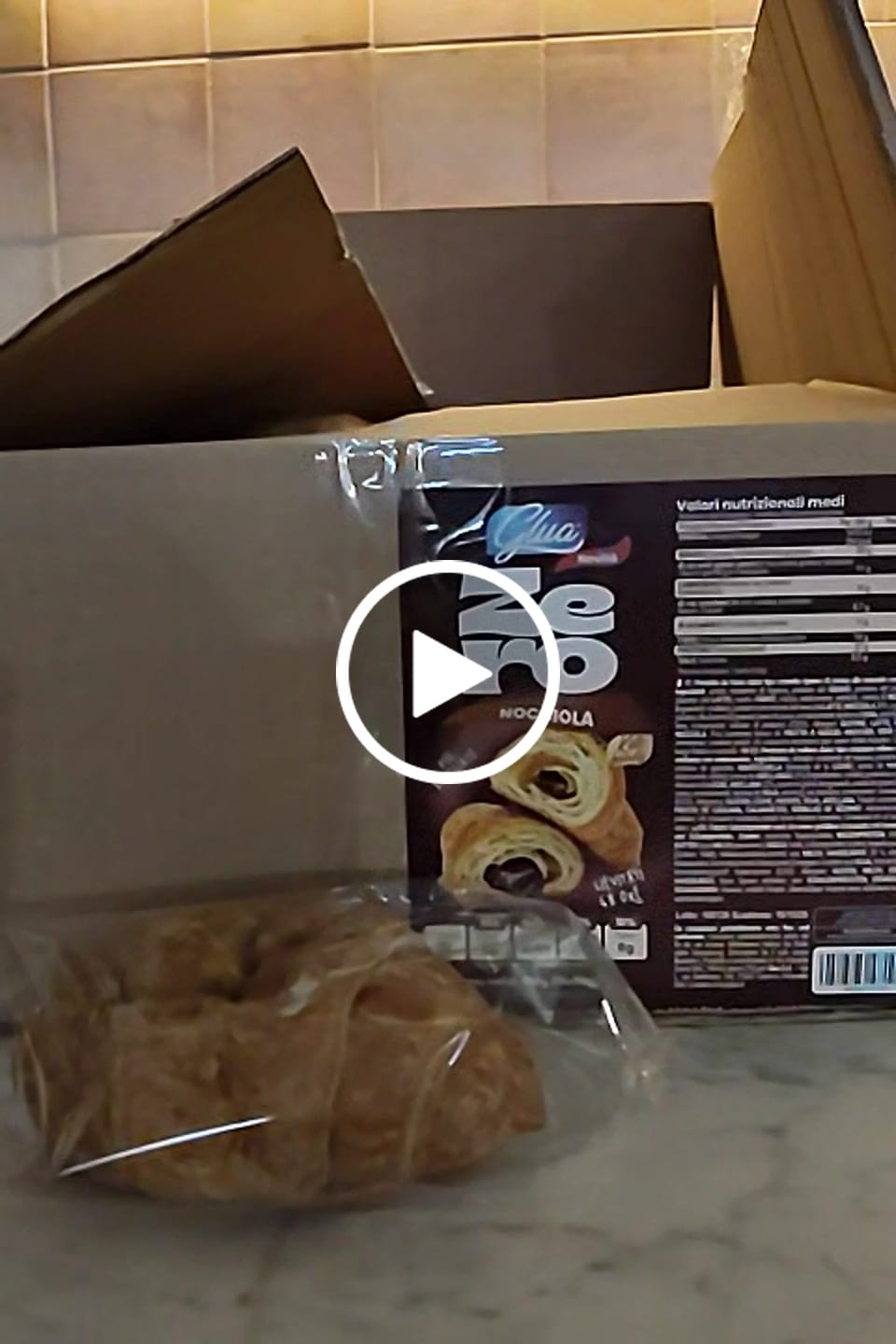 Customer video review of 15 Cornetti proteici ripieni di crema alla nocciola
