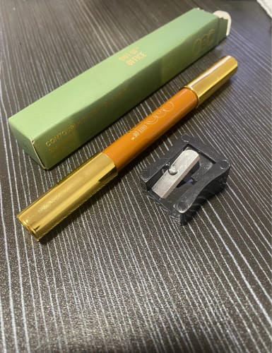 Customer photo review of Out of Office Contour & Highlight Duo Pencil (+sharpener）