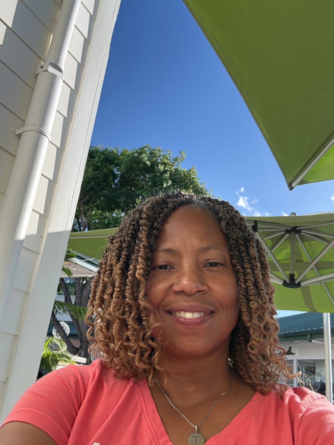 Customer photo review of Outre X-Pression Twisted Up Pre-Looped Crochet Braids - BOHO WAVY BOMB TWIST 10" 2X
