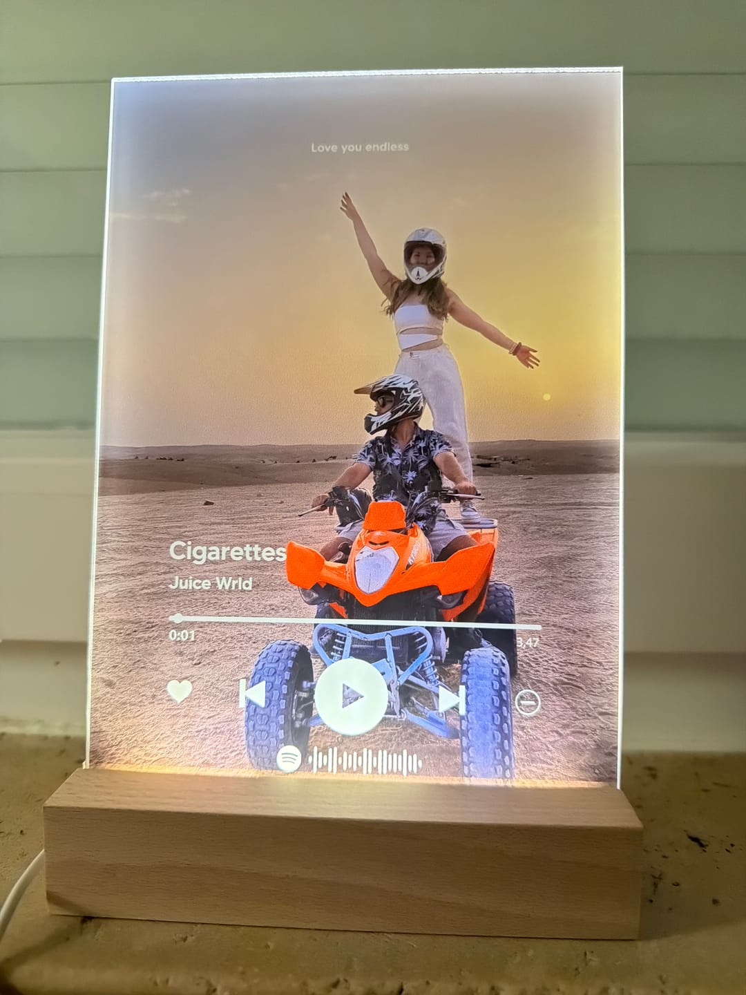 Customer photo review of Placa Spotify Player Personalizável c/ Fotografia Completa